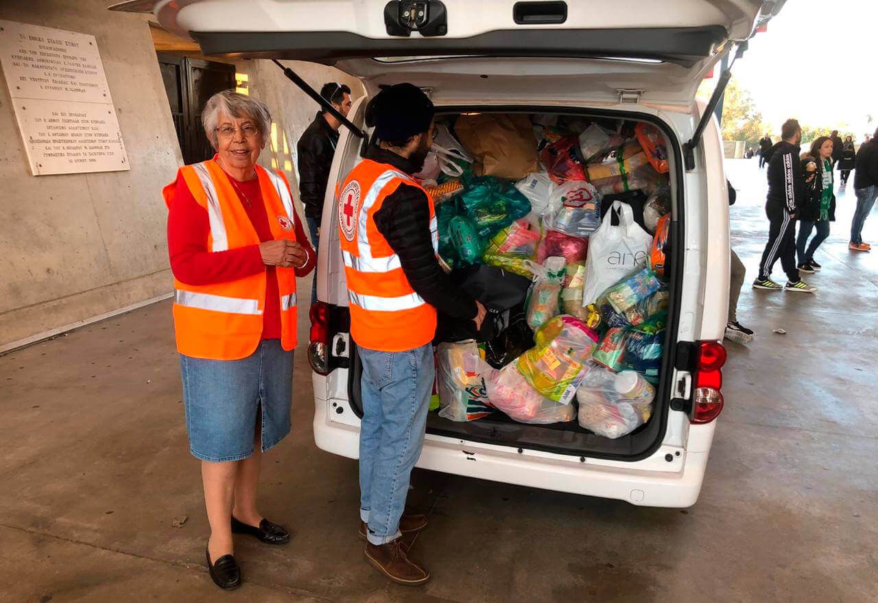Επισκέψεις ποδοσφαιριστών στα σπίτια φιλάθλων μας, μαζί με τον Άγιο Βασίλη!